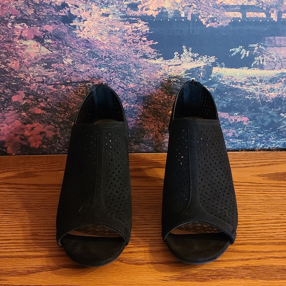 STYLE & CO. HEELS - Picture 3 of 10